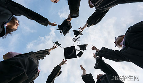 报考在职博士要考多少分?